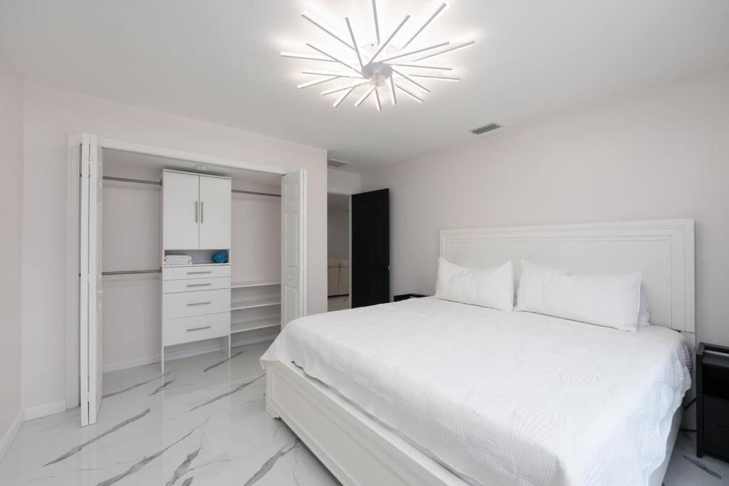 Luxury Style Townhome With Pool - 1 Miles To Bucs Stadium 탬파 외부 사진