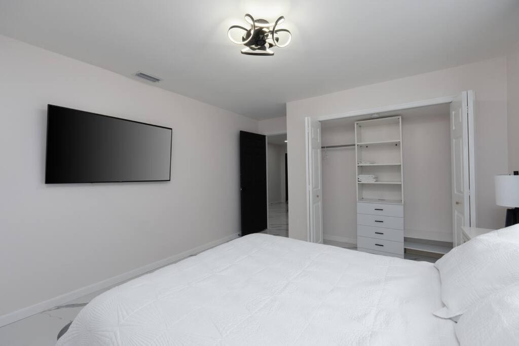 Luxury Style Townhome With Pool - 1 Miles To Bucs Stadium 탬파 외부 사진